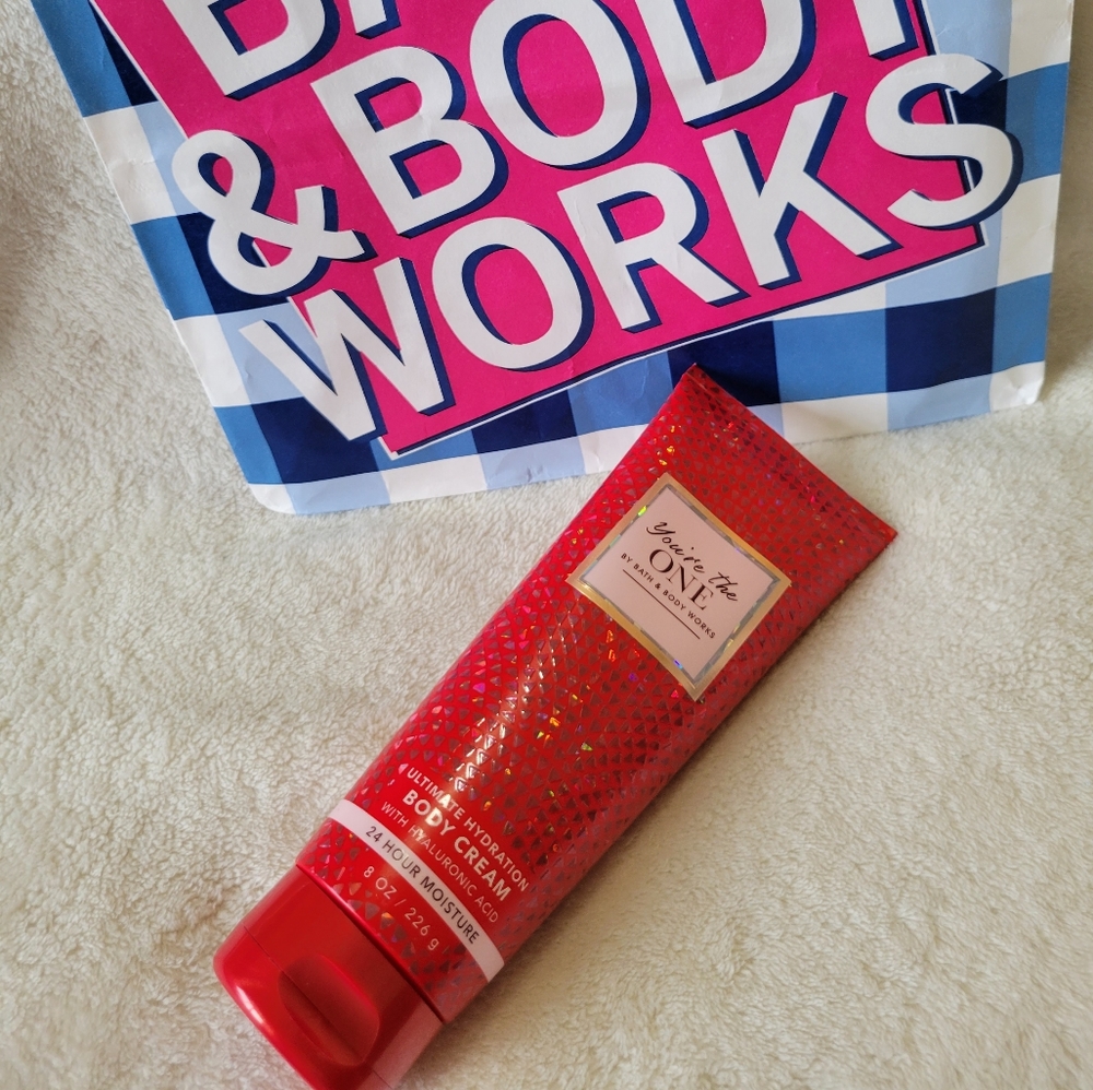 ✨️SOLD✨️Bath and Body Works Body Cream - Picture 1 of 2